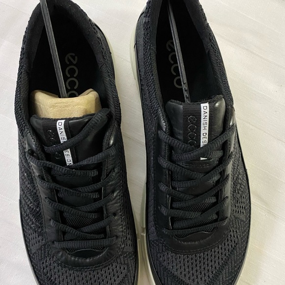 ECCO Brand New Stylish Relaxed And Sporty Men’s Shoes For All Day Wear - Picture 2 of 4